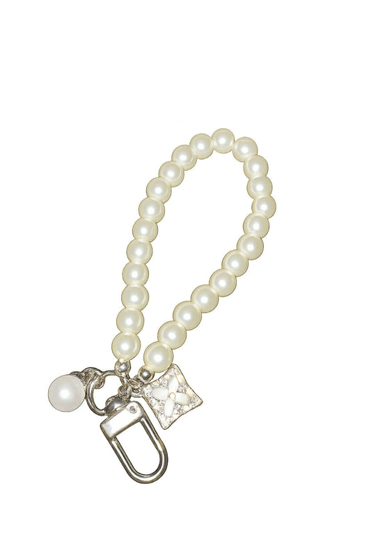 Elegant pearl beaded wristlet keychains